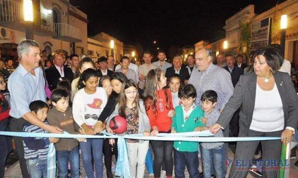 En un escenario de fortaleza econ�mica, Colombi inaugura un nuevo Parque Industrial