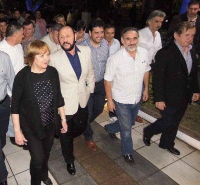 Insfran habilit� renovada plazoleta central sobre ocho cuadras de la avenida 25 de Mayo