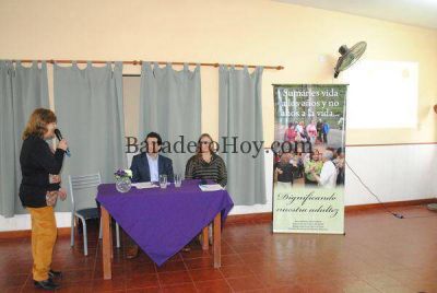 Charla sobre �Cerebro saludable para la tercera edad� en el C.I.C.