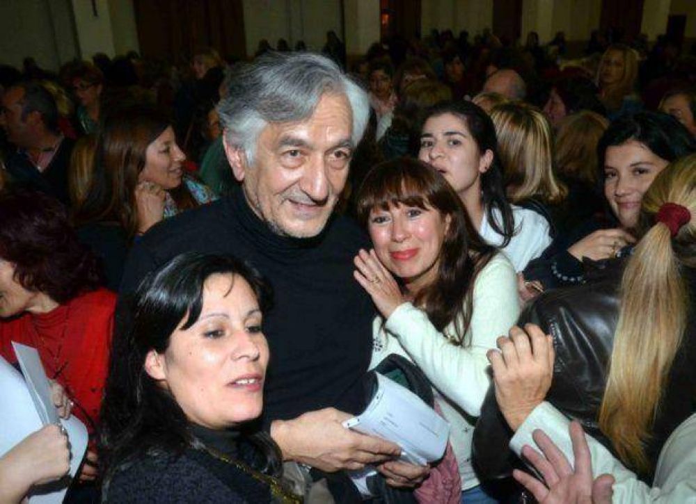 Alberto propone nuevas formas de combatir la violencia de g�nero