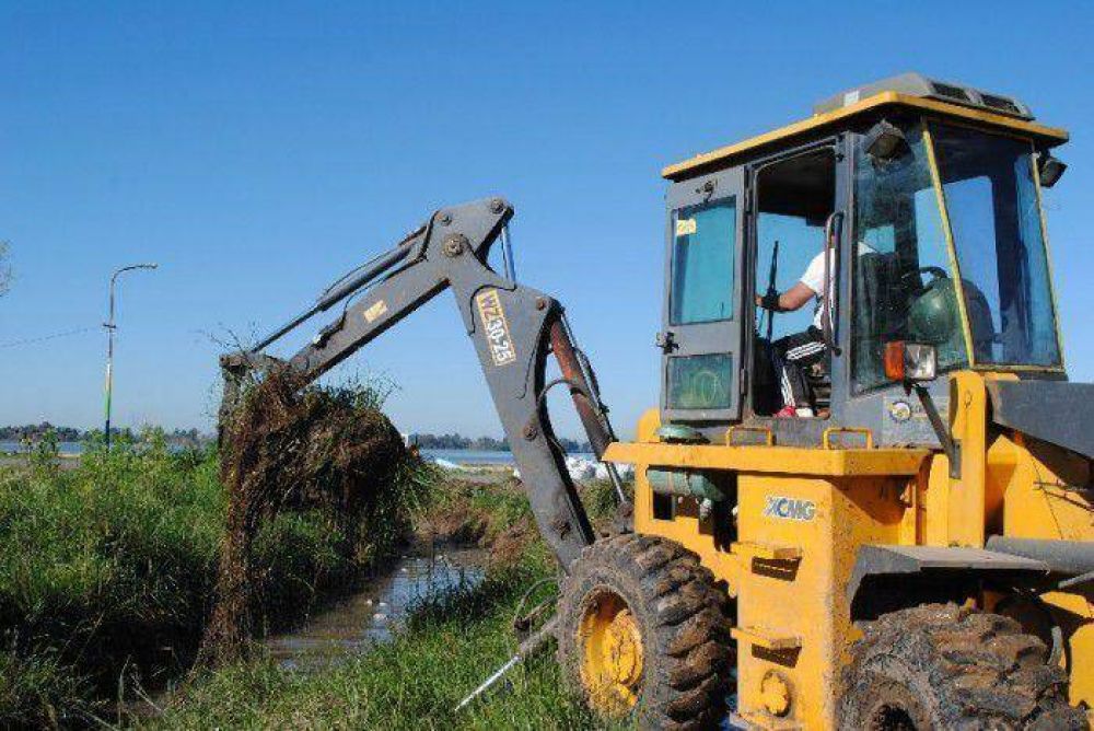 Realizan la limpieza de canales de escurrimiento ante eventuales per�odos de lluvias