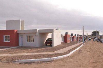Ponce entreg� 100 viviendas del plan para j�venes 25/35