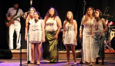 Realizaron show musical en el teatro 25 de Mayo