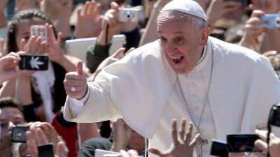 Francisco quiere mascar coca en Bolivia