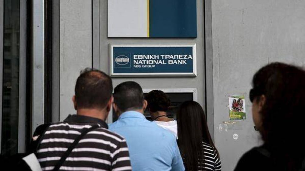 Grecia: sin bancos hasta el 6 de julio y con cepo para sacar plata