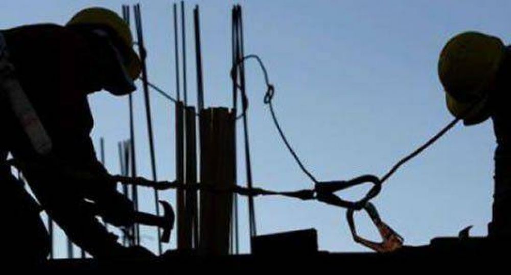 M�s de 100 alba�iles viven en obras en construcci�n