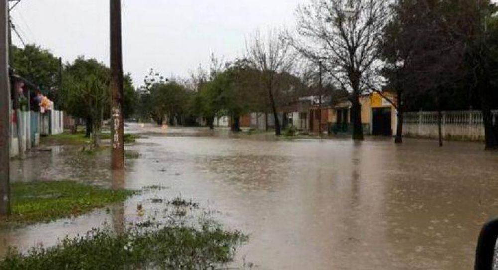 Calles anegadas y tr�nsito complicado por la lluvia