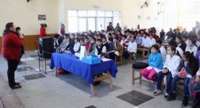 Profesionales brindaron una charla sobre salud sexual a escolares del Divino Ni�o
