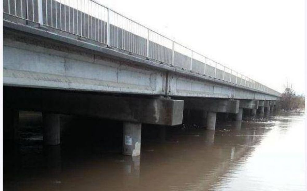 El Luj�n se desbord� y ya hay 210 evacuados en Pilar