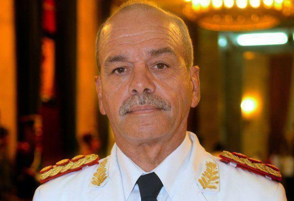 Asumi� el General Ricardo Cundom en la jefatura del Ej�rcito