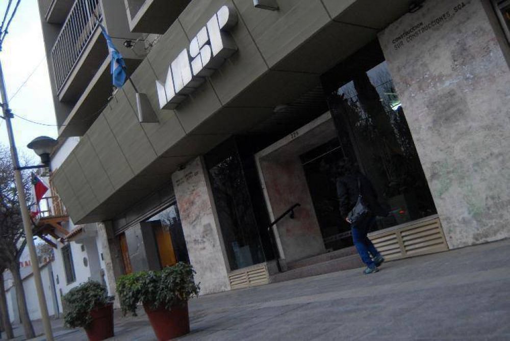 Los gastos del Estado neuquino crecen un 60%