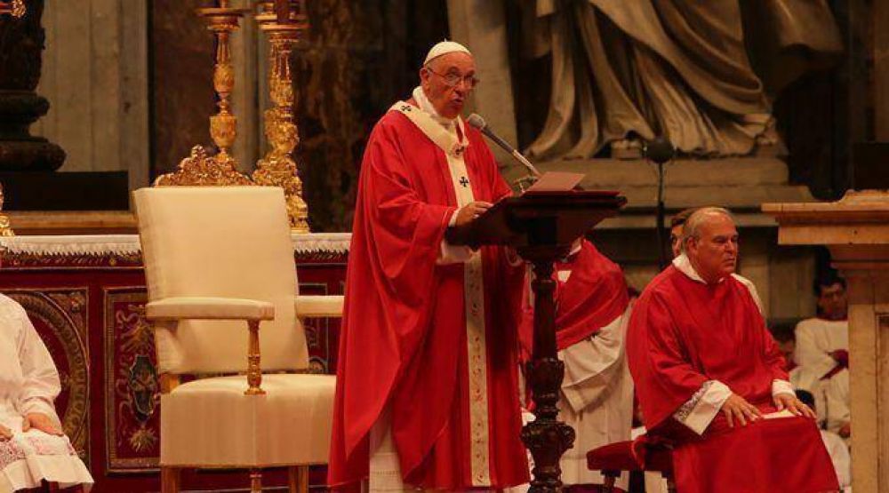 El Papa a Arzobispos: Como San Pedro y San Pablo no se avergencen de Cristo y la Cruz
