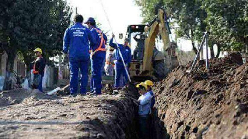 Alperovich asegur� que a fin de a�o el 95% de la capital tendr� agua potable