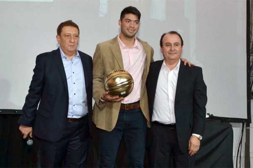 Nicol�s Aguirre, el Jugador M�s Valioso de la Liga Nacional