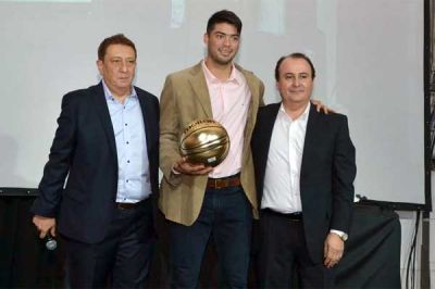Nicol�s Aguirre, el Jugador M�s Valioso de la Liga Nacional