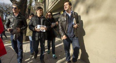Recalde cierra su campa�a en la Ciudad junto a Fito P�ez