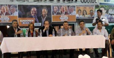 Oficialistas presentaron sus proyectos a estatales