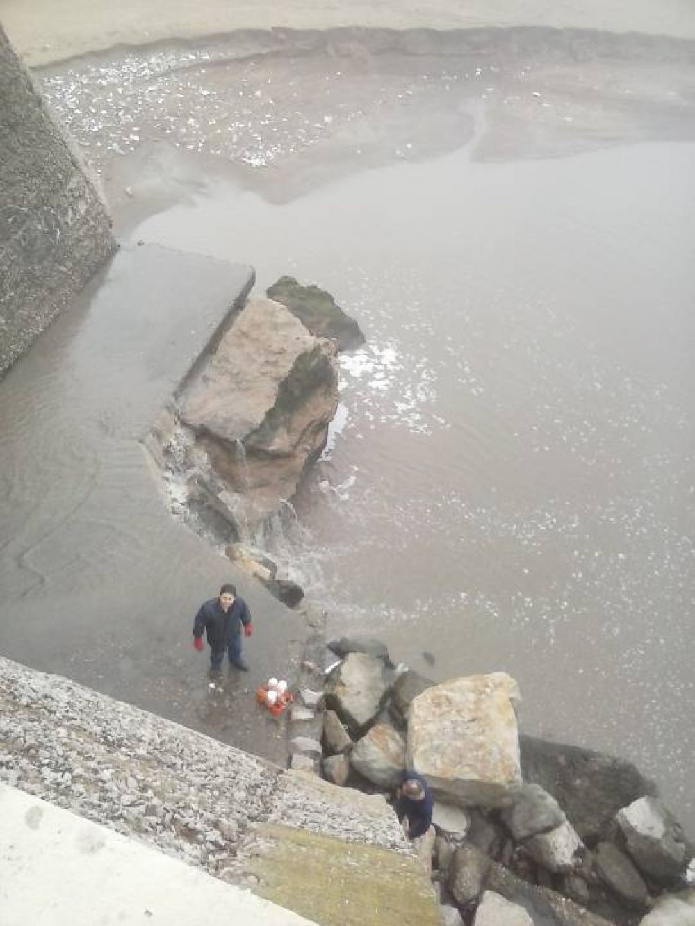 OSSE tom� muestras en el pluvial de Constituci�n y la Costa