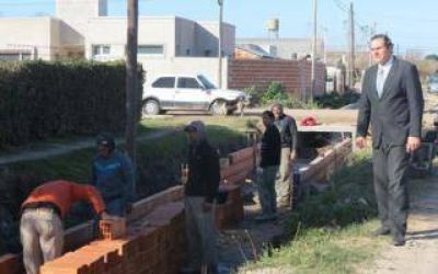 Dolores: Intendente inaugura la misma obra de agua potable cada cuatro a�os