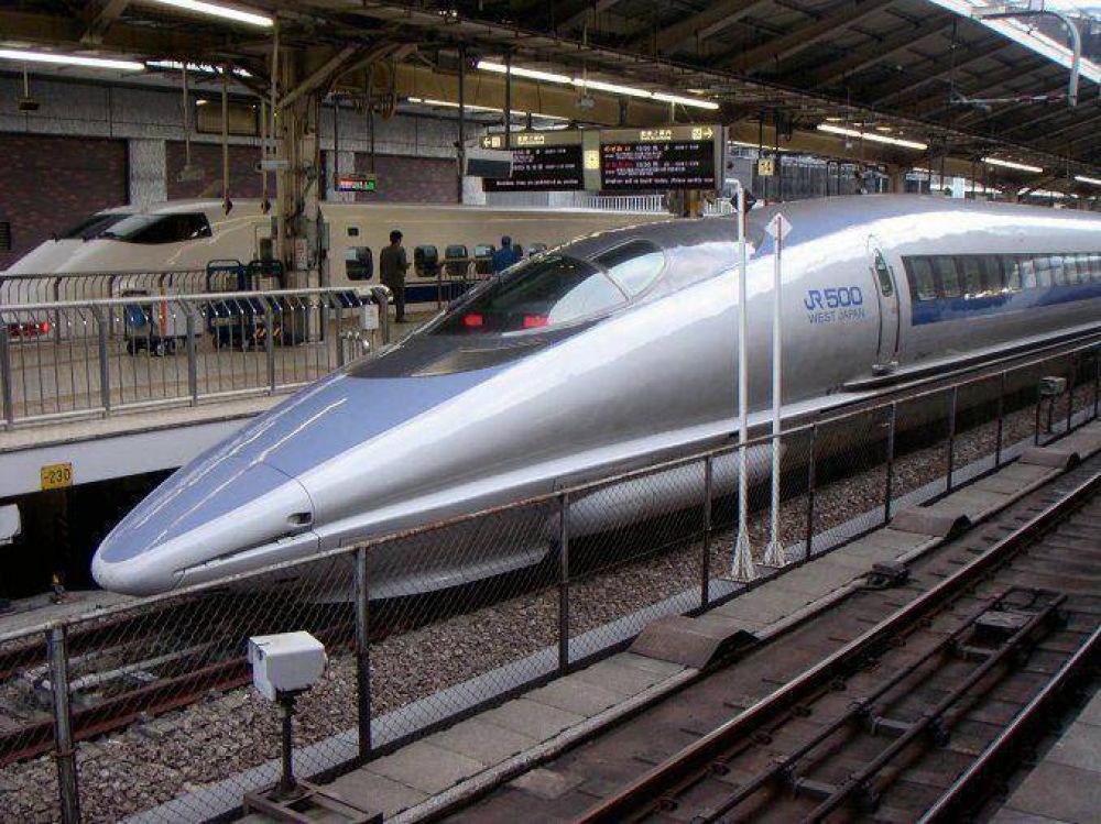 Un hombre se prendi� fuego en un tren bala: dos personas murieron