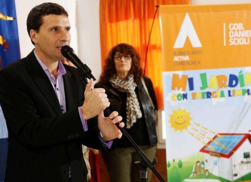 La Porta inaugur� en San Miguel el primer Jard�n que funcionar� con energ�a solar