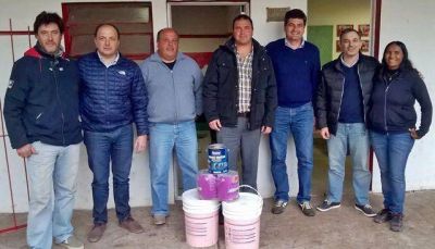 El Frente Renovador entreg� aportes en Orense