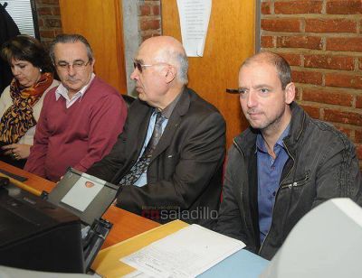 Se llev� a cabo la licitaci�n para la adquisici�n de la bandera de Saladillo
