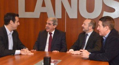 Juli�n �lvarez desafi� a los intendentes y recibi� a An�bal y a Sabbatella