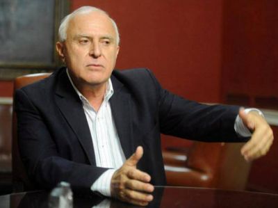 Miguel Lifschitz quiere reformar la pol�mica ley de personal policial