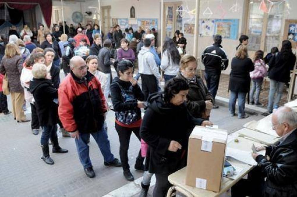 Buenos Aires, Crdoba, La Rioja, Corrientes y La Pampa votan en un superdomingo electoral