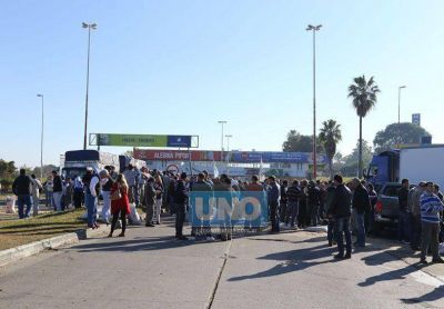 Productores agropecuarios cortaron el t�nel y volver�n a protestar el mi�rcoles pr�ximo