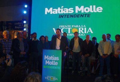 Molle lanz� su candidatura a Intendente y present� la lista
