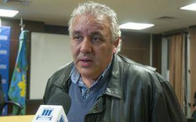 Manuel El�as: 