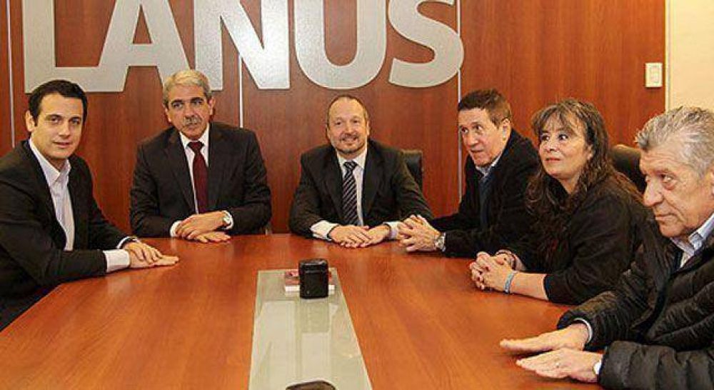 Fern�ndez visit� Lan�s y carg� contra los 