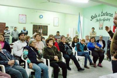 El intendente Mirolo expuso el plan de obras para el barrio Villa Juana