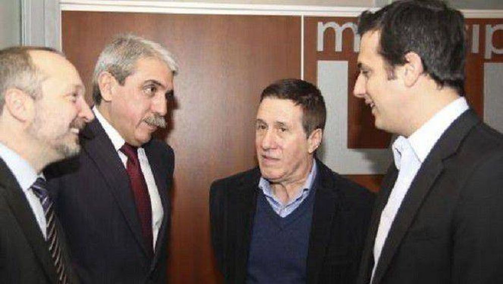 ANIBAL FERNANDEZ: �JULIAN ALVAREZ VA A SER UN BRILLANTE INTENDENTE�