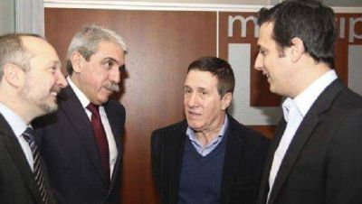ANIBAL FERNANDEZ: �JULIAN ALVAREZ VA A SER UN BRILLANTE INTENDENTE�