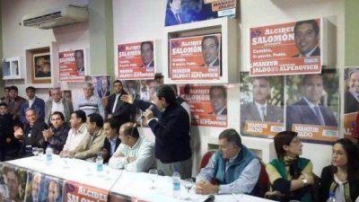 La f�rmula oficial particip� de un importante acto en Famaill�