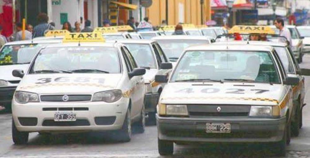 Taxistas amenazan con una movilizaci�n