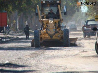 Firmaron el inicio de obra de desag�es pluviales para la calle Celedonio Miguel