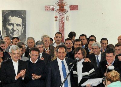 Scioli inst� a 