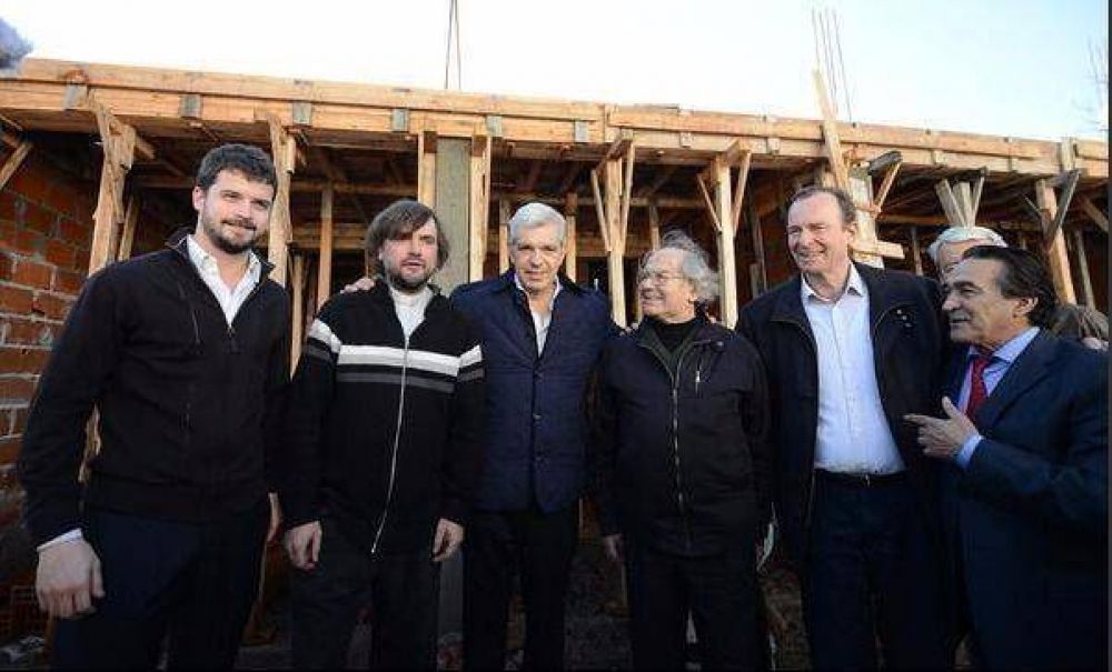 Dom�nguez sum� el apoyo de P�rez Esquivel en un claro gui�o del Papa
