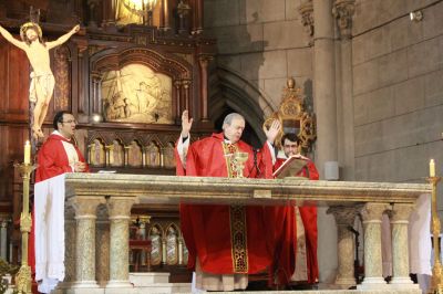 En el d�a de San Pedro y San Pablo, el obispo rez� por el papa Francisco