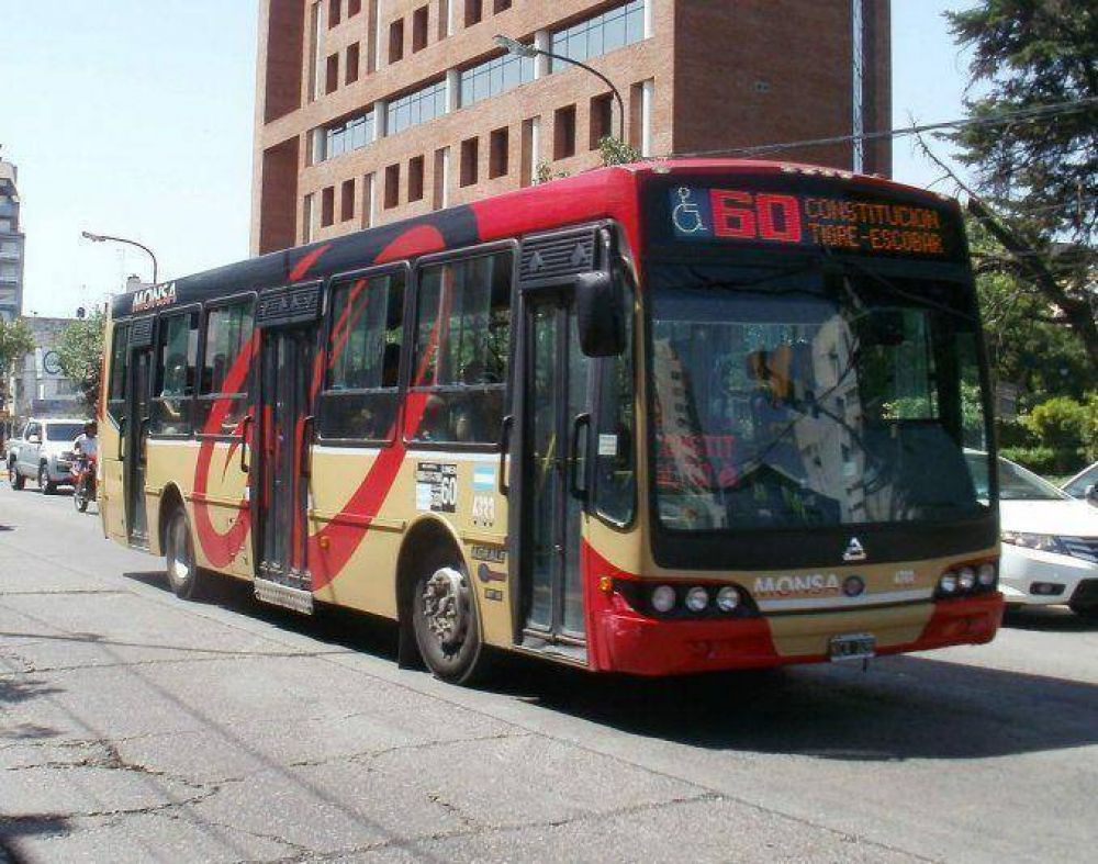 La l�nea 60 volvi� a circular pero los trabajadores no cobran el boleto
