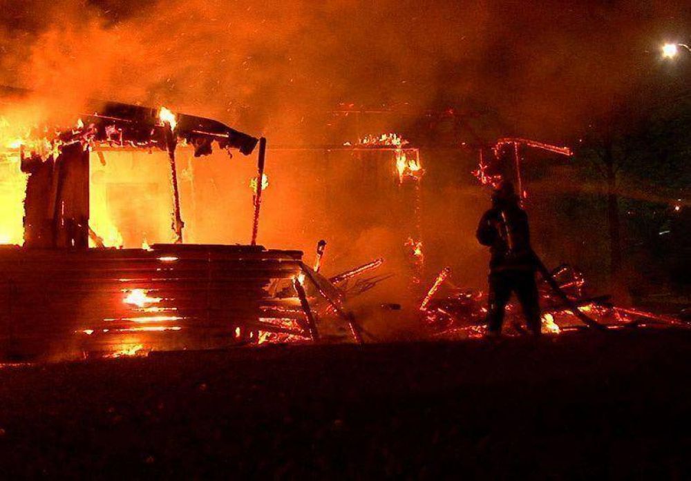 Tras un grave incendio, un hombre discapacitado de 65 a�os se qued� en la calle
