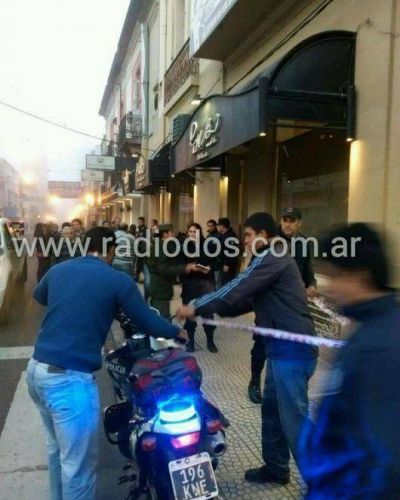 Asesinaron a balazos al abogado Tito Gonz�lez en c�ntrica confiter�a: el homicida luego se suicid�