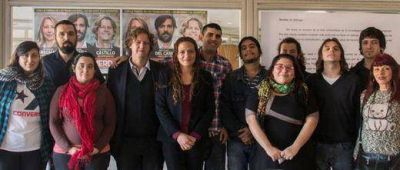 Christian Castillo en San Mart�n present� a las precandidatas del Frente de Izquierda por la lista 