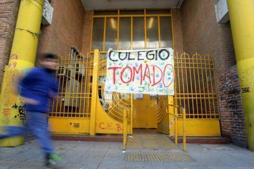 Bullrich promete recibir a los estudiantes si levantan las tomas