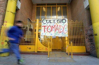 Bullrich promete recibir a los estudiantes si levantan las tomas