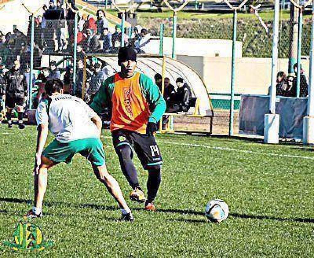 Roger Mart�nez, otra baja sensible para Aldosivi